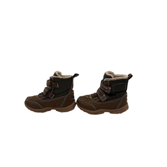 Toddler Carter’s Winter Boots size 6 - Picture 2 of 4